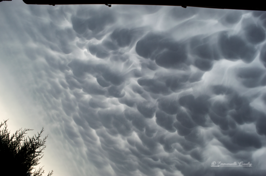 Série de nuages rares : les mammatus ! Photographies prises le 15 août 2022 à Marguerittes (Gard).